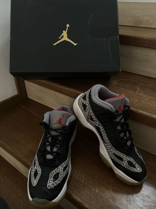 Air Jordan 11 Retro Low