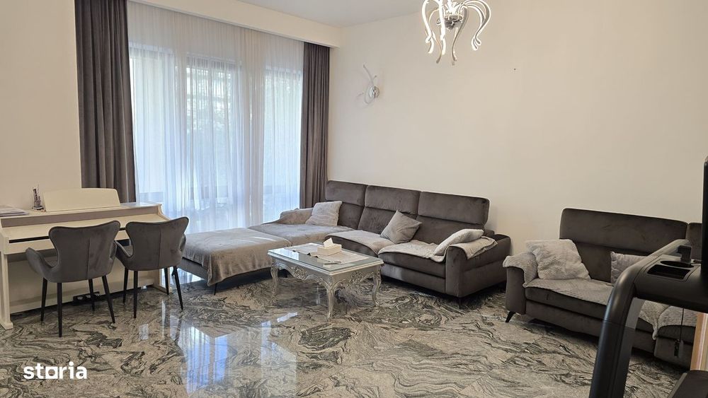 Vand apartament 4 camere deosebit in Deva, zona bld. Decebal, etaj 1