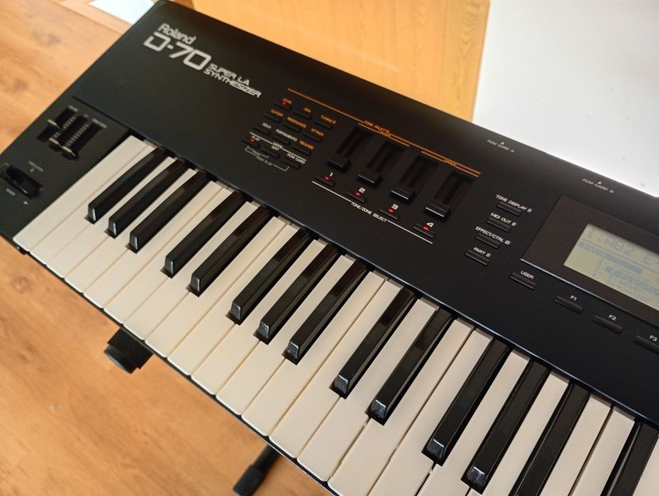 Roland D-70 sintetizator pian digital orga