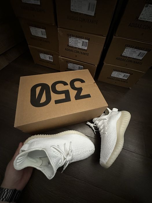 Yeezy 350 v2 white