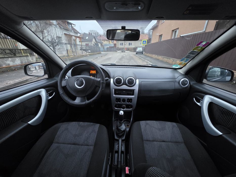 Dacia Sandero 1.6 Benzină  Laureat