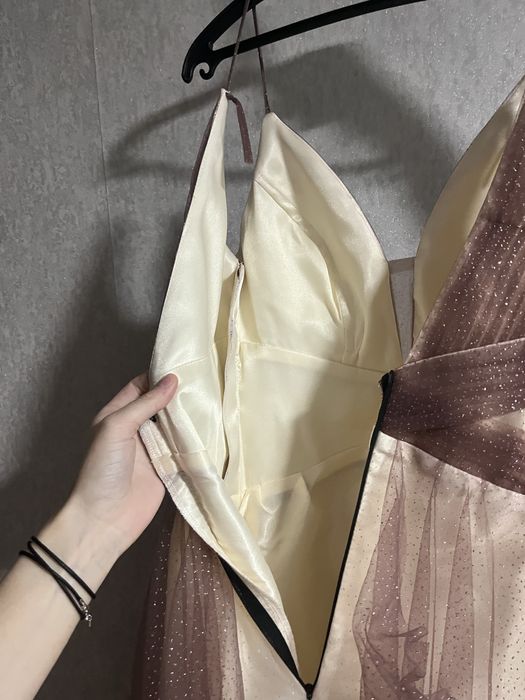 Шикарное вечернее платье