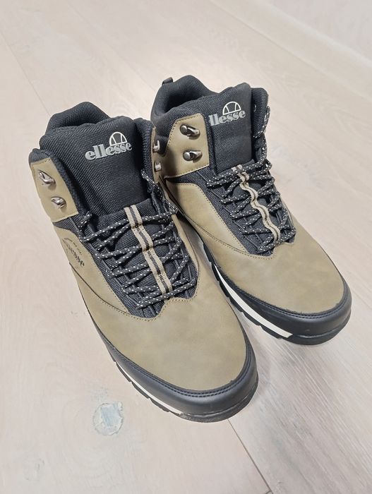 високи обувки ELESSE 44