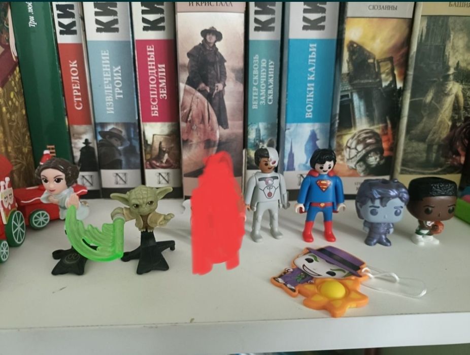 Продам фигурки  Киндер