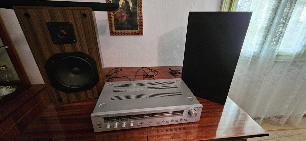 aparate radio ,boxe lemn 50 si 90 w ,pikap TESLA cuboxe 15w .