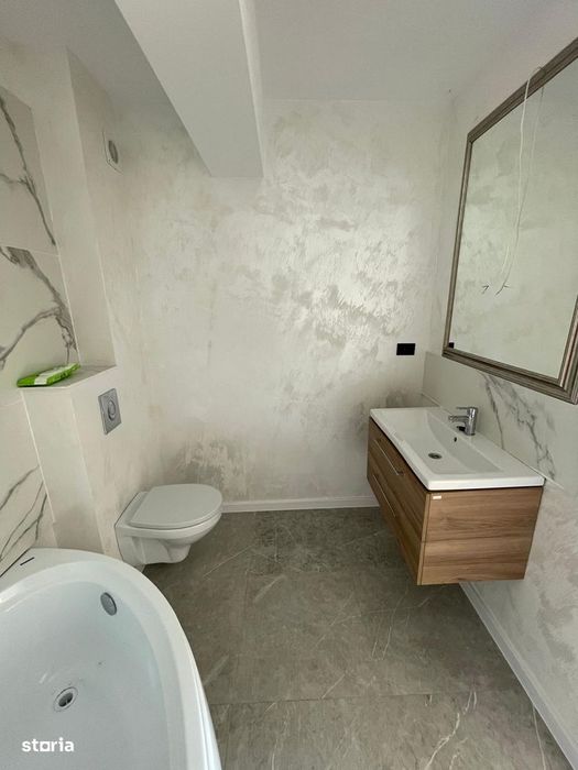 Apartament 3 camere cu curte proprie | Loc parcare inclus