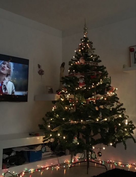 Brad de Craciun artificial