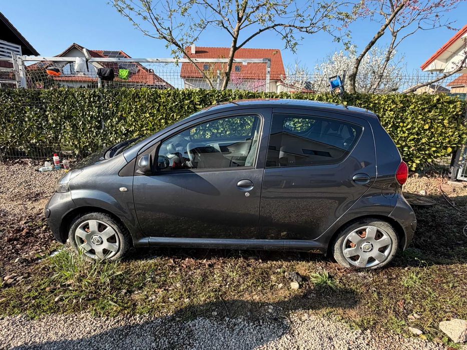 Toyota Aygo AB1 benzina, 5 uși, 2006 – economică, ideală pentru oraș
