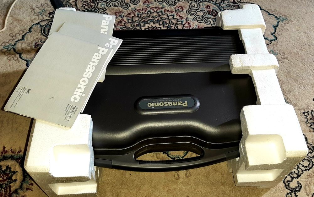 VHS видеокамера PANASONIC M10 новая в упаковке