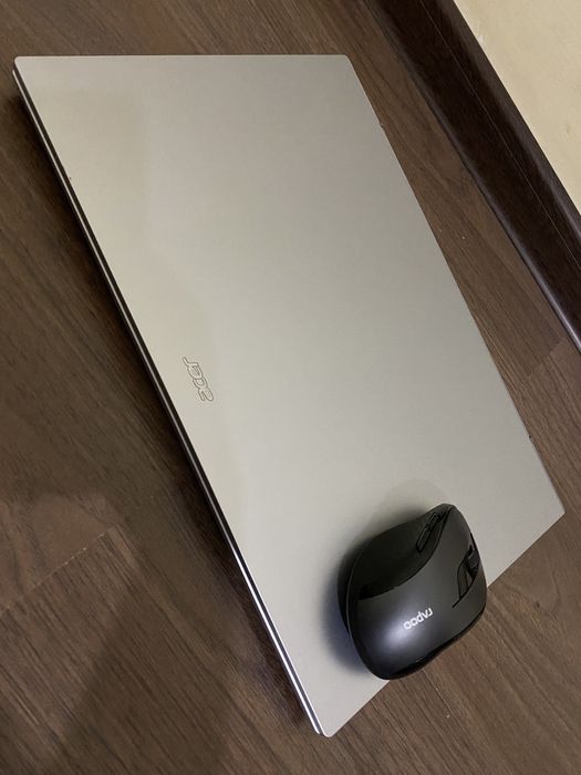 yangidek noutbuk sotiladi. acer