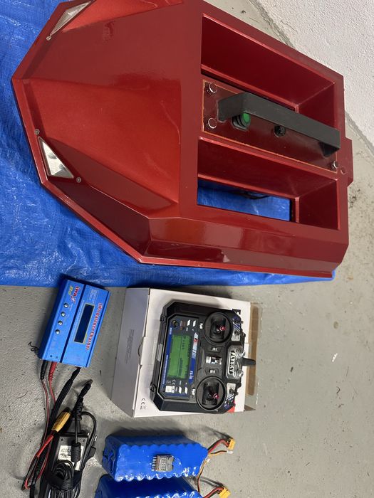 Navomodel plantan catamaran RC Fibră de Sticlă  + Autopilot GPS