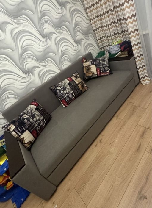 Отдам диван даром !