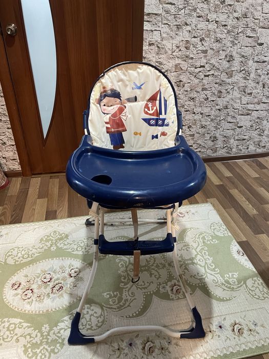 Детски столик  в хорошем состоянии