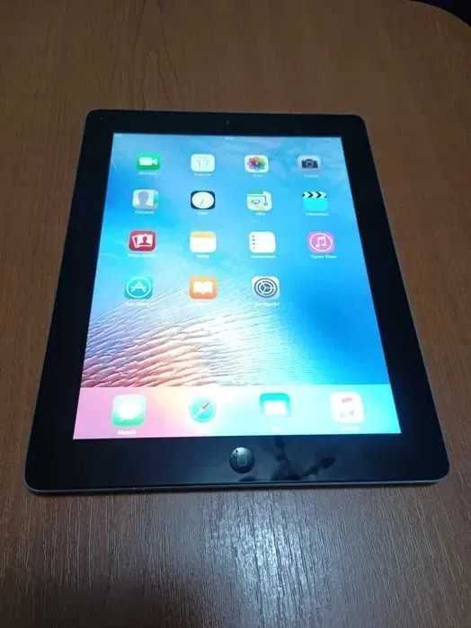 Vând iPad 3 cu husa