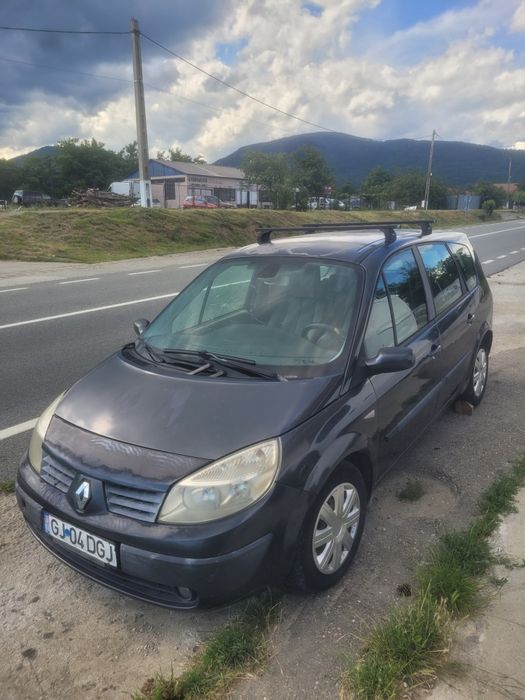 RENAULT 4 2005