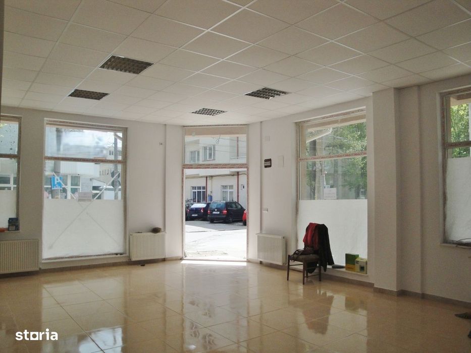 Centru - Spatiu stradal, 99 mp, cu vad comercial, ideal pentru magazin