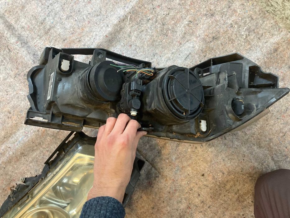 Far Faruri stanga dreapta Renault Megane 2 Facelift