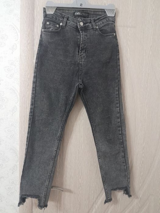 Нови.      Дънки