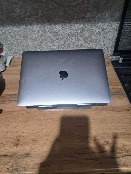 Macbook Air M1 емкость аккумулятора 98%