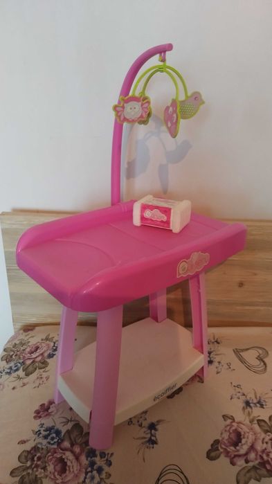 Детска маса за повиване на кукли