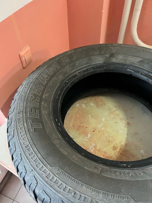 Продам летние шины M+S 235/75-R15