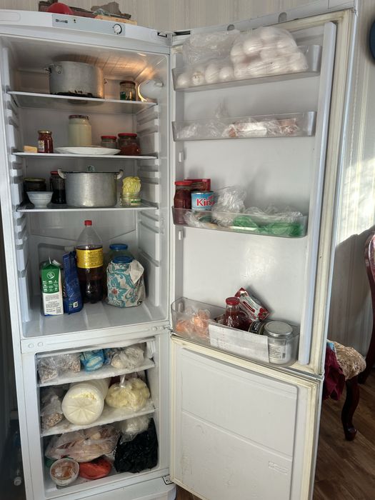 Холодильник Inesit бу в хорошем состоянии