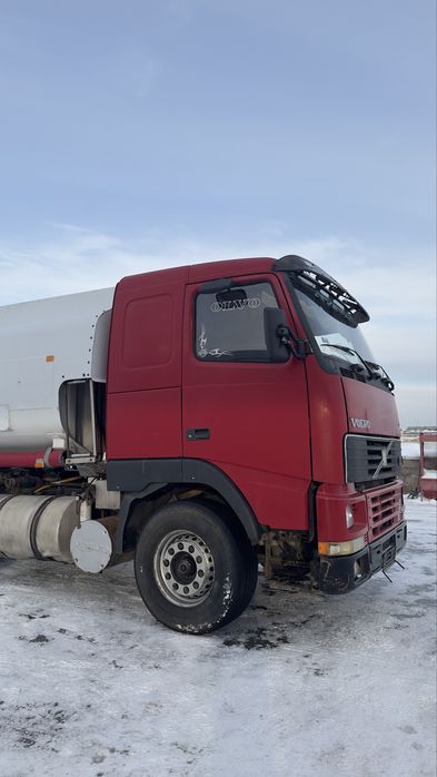 Бензовоз Volvo с прицепом