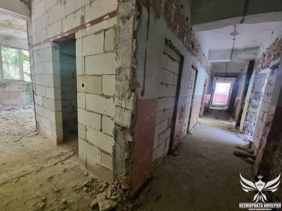 Продавам триетажен пансион/хотел с 2200РЗП в гр. Лъки,обл.Пловдив