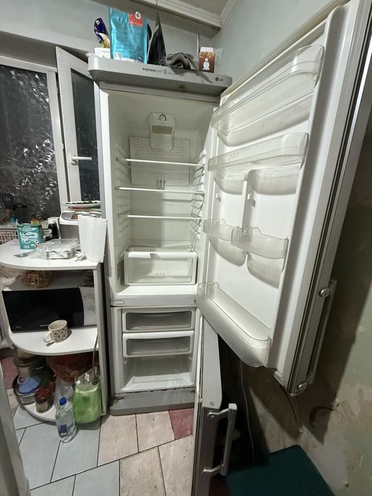 Холодильник б/у 5000