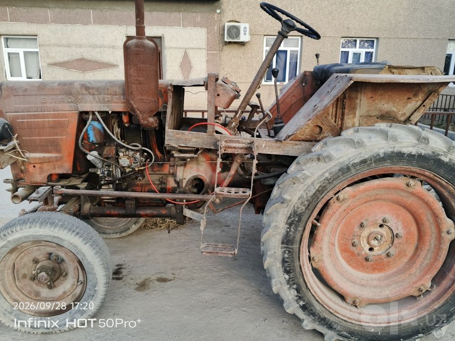 Traktor sotiladi