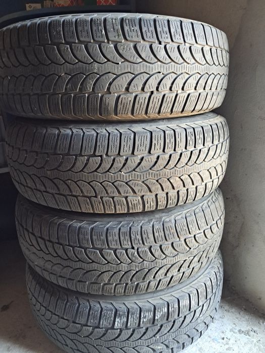 Vand cauciucuri 215.65.R16 cu jante