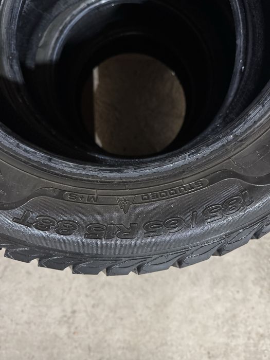 Продам зимние шины 185/65/15. Торг !!!