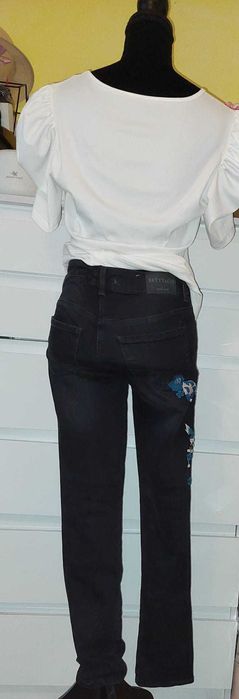 Blugi negri cu broderie cu flori Betty Co