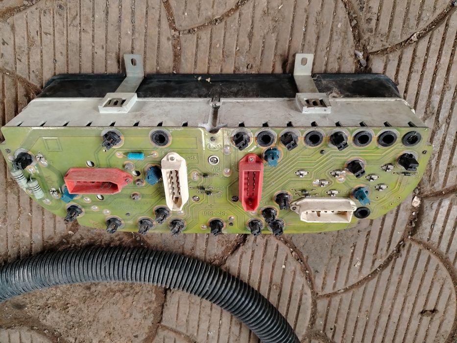 Продам шиток приборов от волги