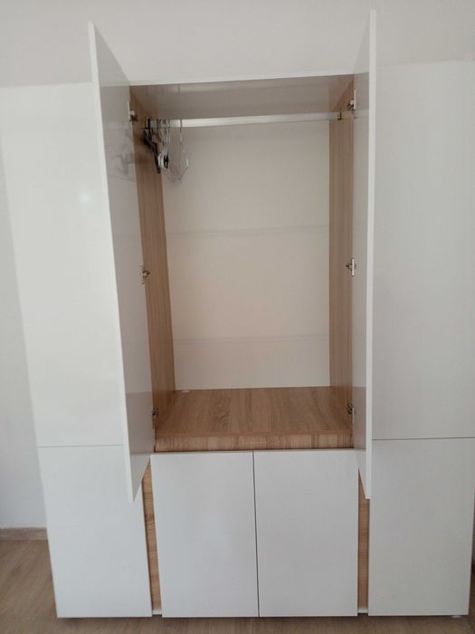 Нов гардероб бял гланц и дьб сонома