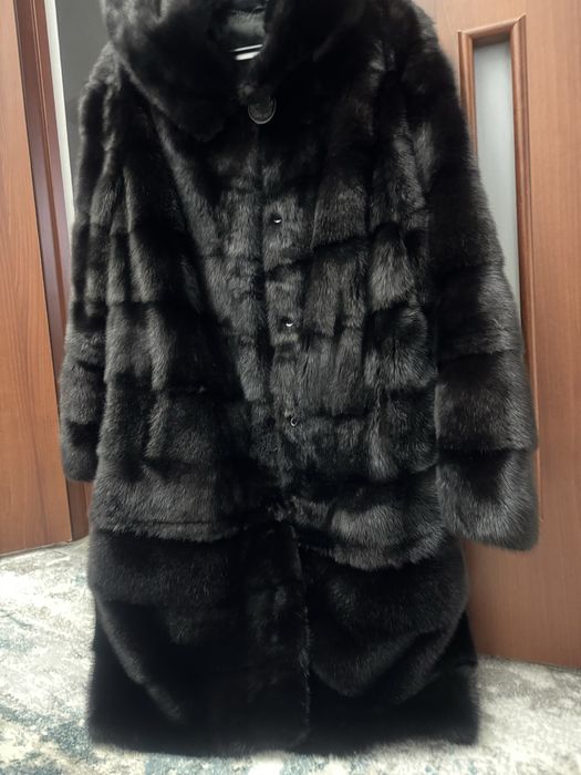 Продам шубу в хорошем состоянии длина 110 см, размер 44