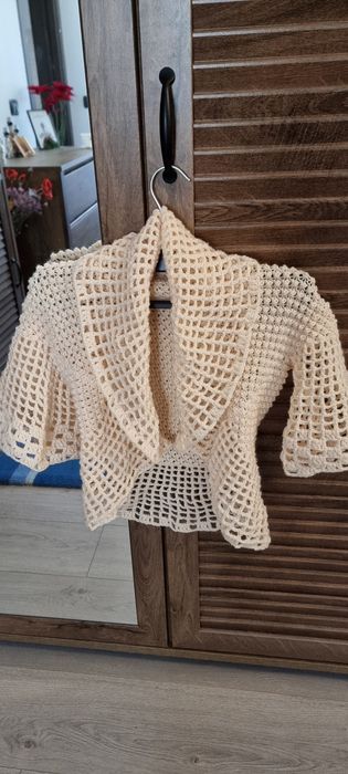 Pulovere împletite
