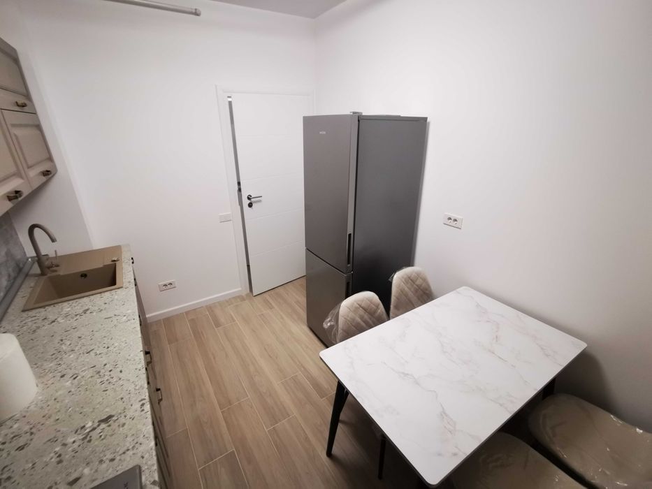 Închiriez apartament 3 camere, situat în zona Berceni, bloc nou