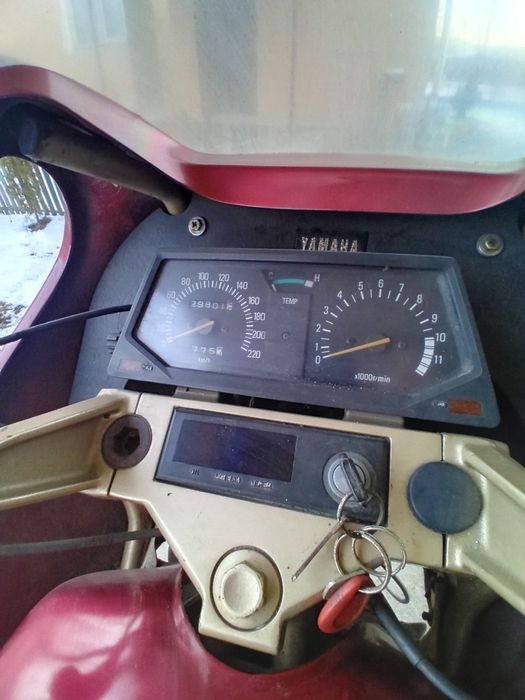 Vând urgent yamaha xz 550