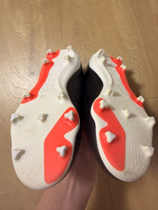 Футболни обувки за деца Adidas Predator