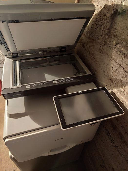 Imprimantă multifuncțională RICOH MP C306