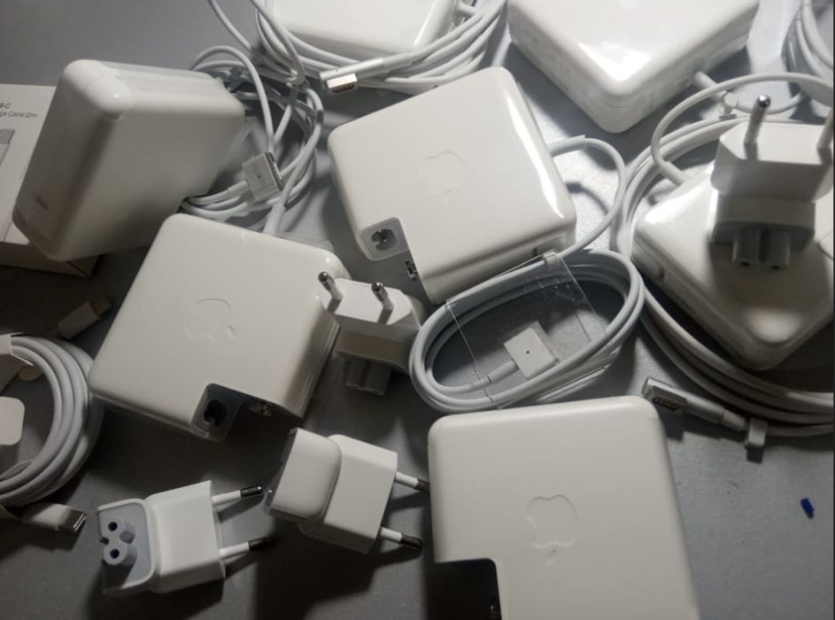 , на MacBook 45W - зарядка, блок питания