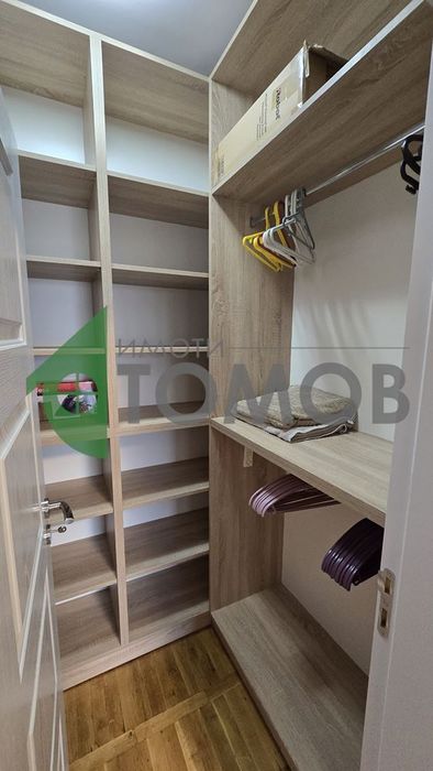 Луксозно обзаведен двустаен апартамент под наем в Център