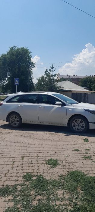 Продаётся  KIA CEED  2023 г