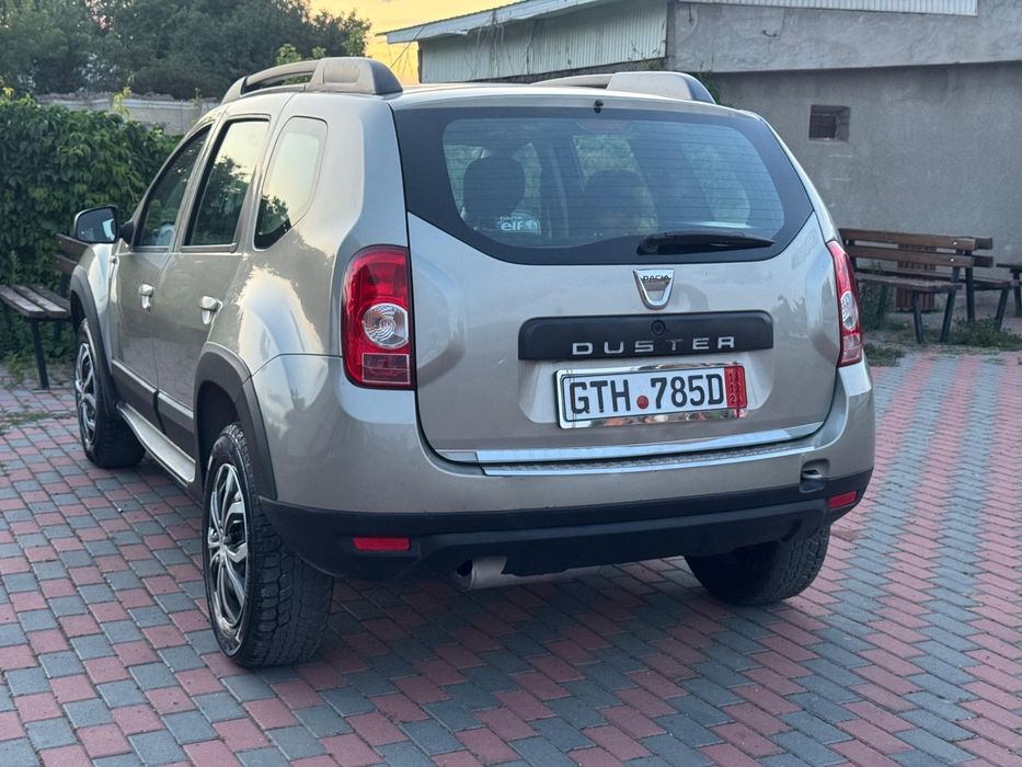 Dacia Duster 4x4 benzină si gaz