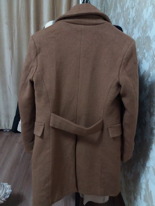 Фирменное теплое  пальто
