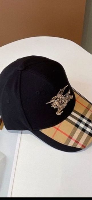 Șapcă Burberry, model 2026, 8 modele, preț fix