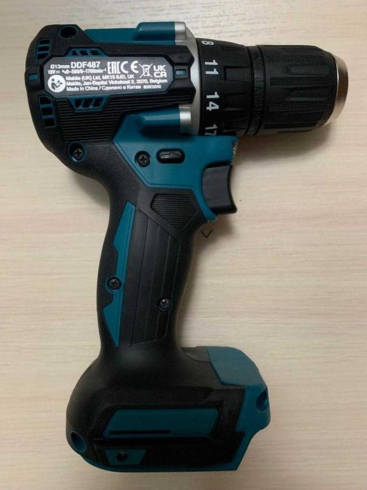 Дрель-шуруповерт DDF487Z