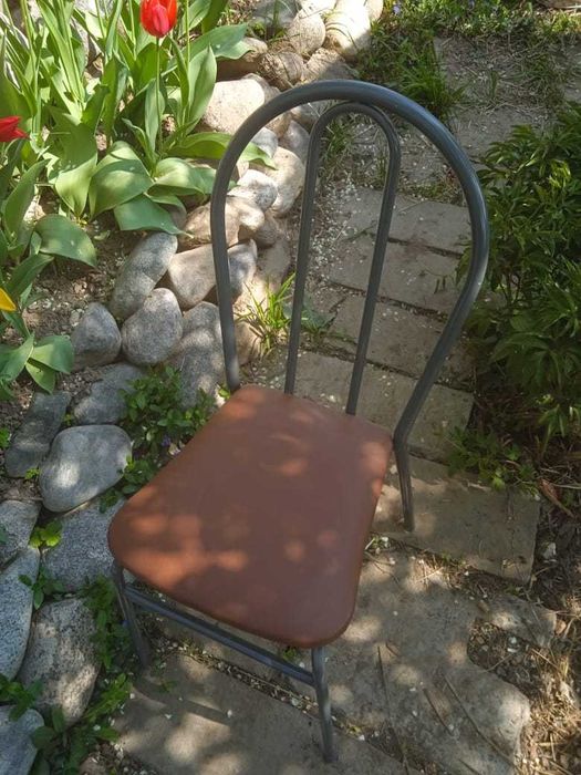 стул почти новый