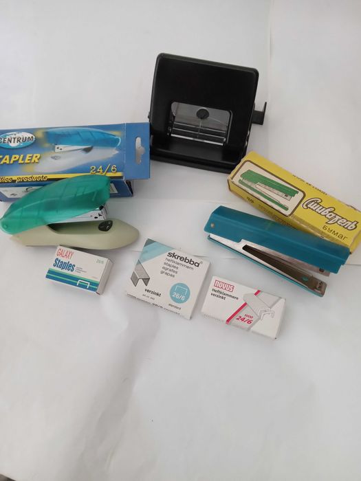 Папки-регистры,бумага а4 и др.канцелярские товары См.все фото